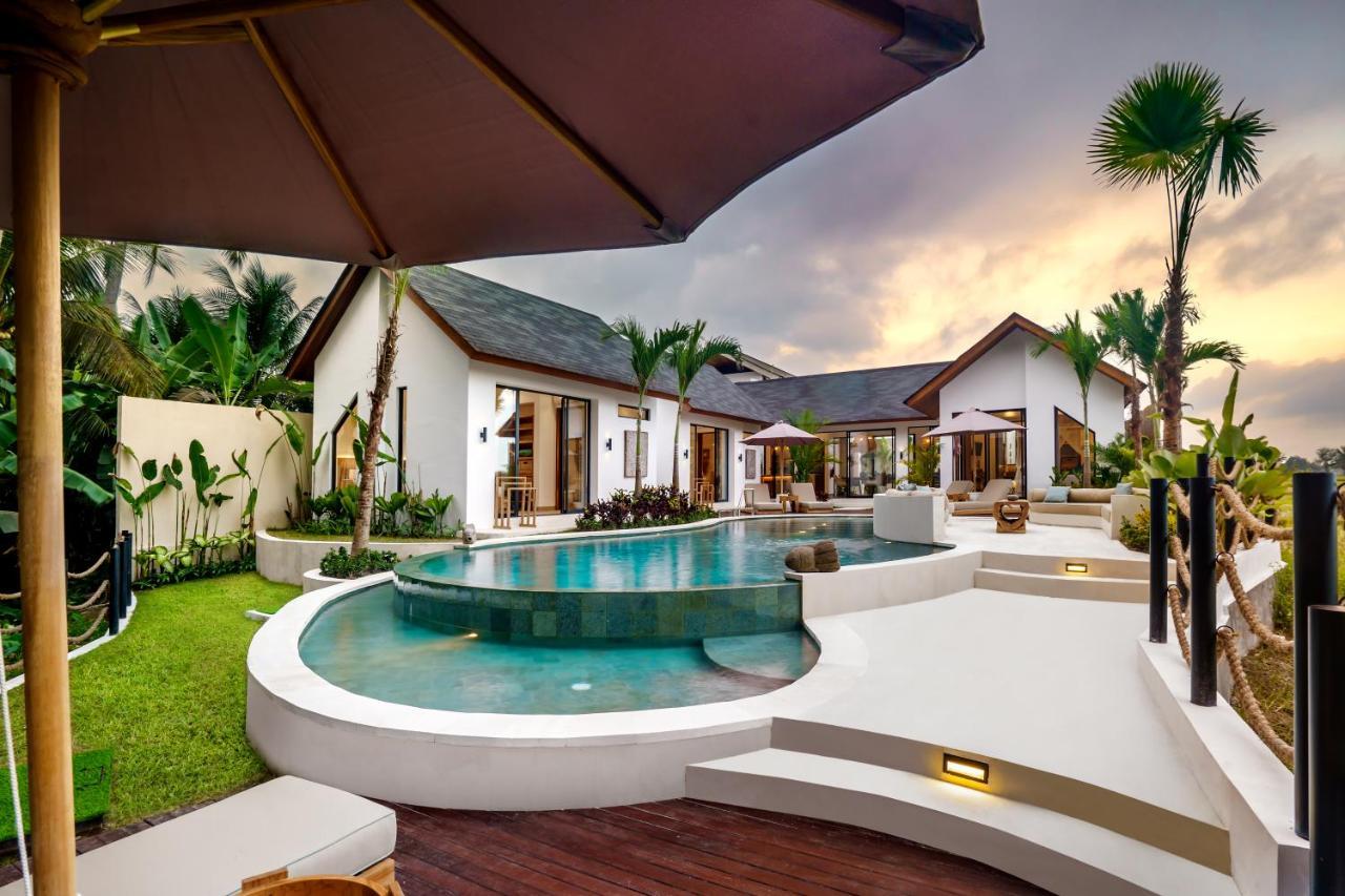 Villa Crystal Lagoon By Balisuperhost Убуд Екстер'єр фото